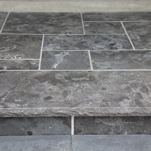 Cap Antique Limestone Rockface 4 Sides 3 in. x 30 in. x 30 in