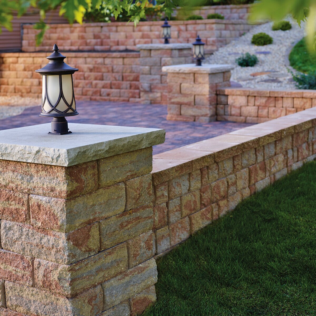 Belgard Highland Column Corner Shaded Gray (40 pc./pallet) | SiteOne US