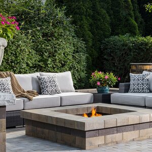 Belgard Easton Wall 3 pc. Danville Beige 4 in. x 8 in. (42 sq. ft./pallet)