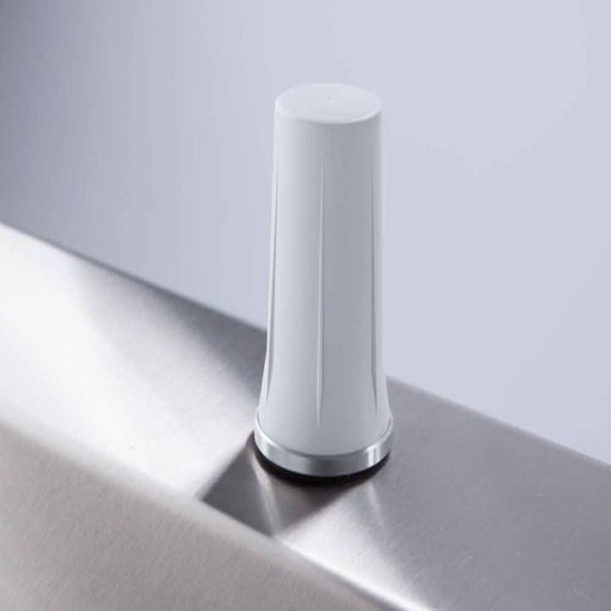 Calsense Stubby Cellular Antenna With 2 - Foot Cable | SiteOne US