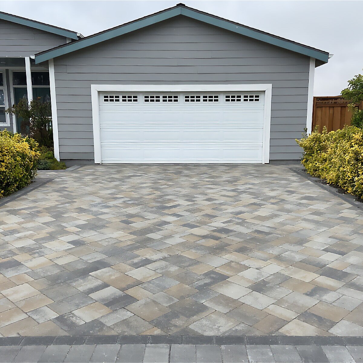 Calstone Antique Flat Top Paver 3 pc. Combo Gray/Charcoal/Tan (105 sq ...