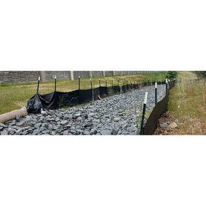 Silt Fence 3 X 100 48" stakes 60g fabric