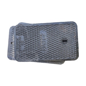 Brooks 91/2 Cast Iron Lid Mark Water