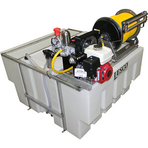 LESCO SpaceSaver Split Tank Sprayer (200gal/100gal)-Honda Eng-P550 Piston Pump (Hose Reel Package Sold Separately)