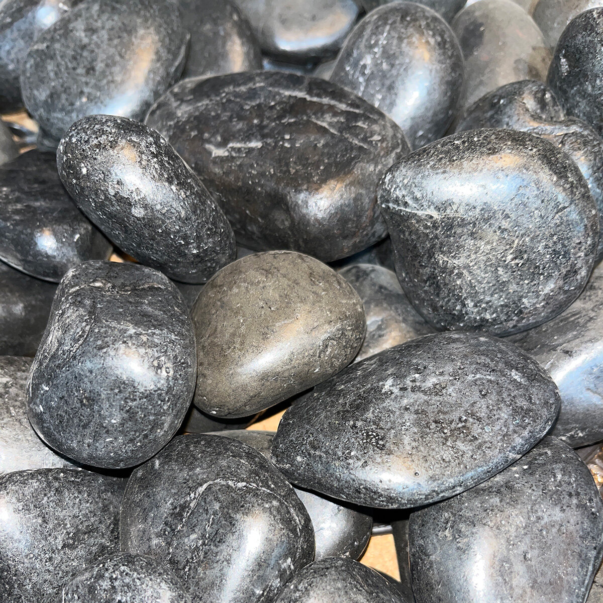 Bagged Amazon Multi Pebbles 3 - 6 cm (40 lb. Bag) | SiteOne US