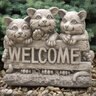Massarelli Statue Welcome Kittens 16 in. x 13 in.