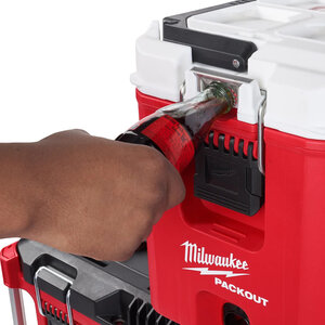 Milwaukee PACKOUT 16QT Compact Cooler -Red