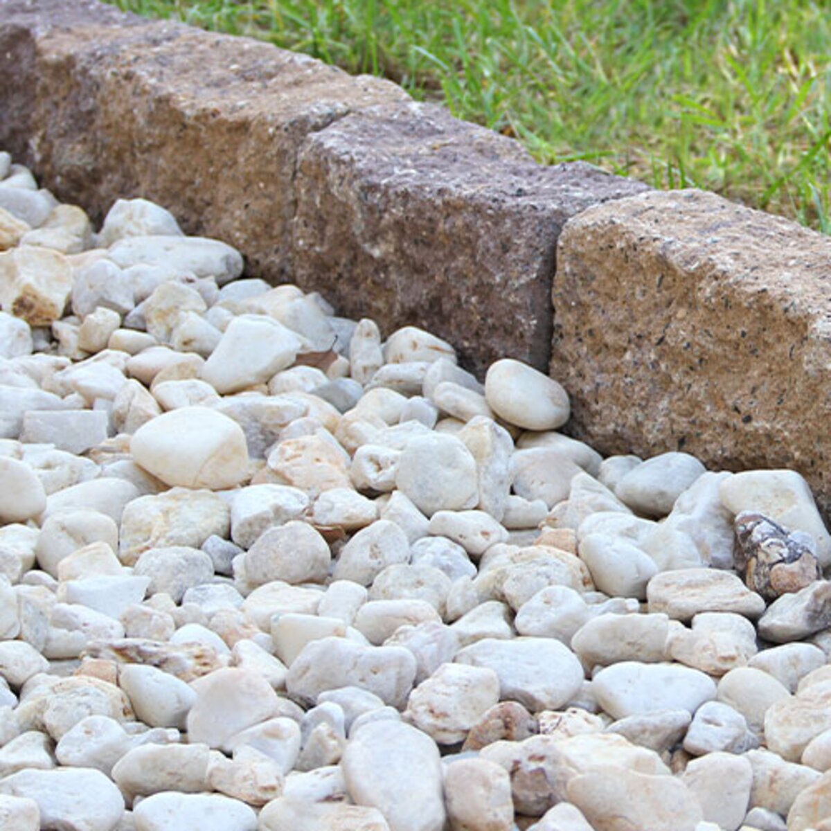 Nicolock Edgestone Golden Brown 4 in. x 10 in. x 7-1/2 in. (120 pc ...