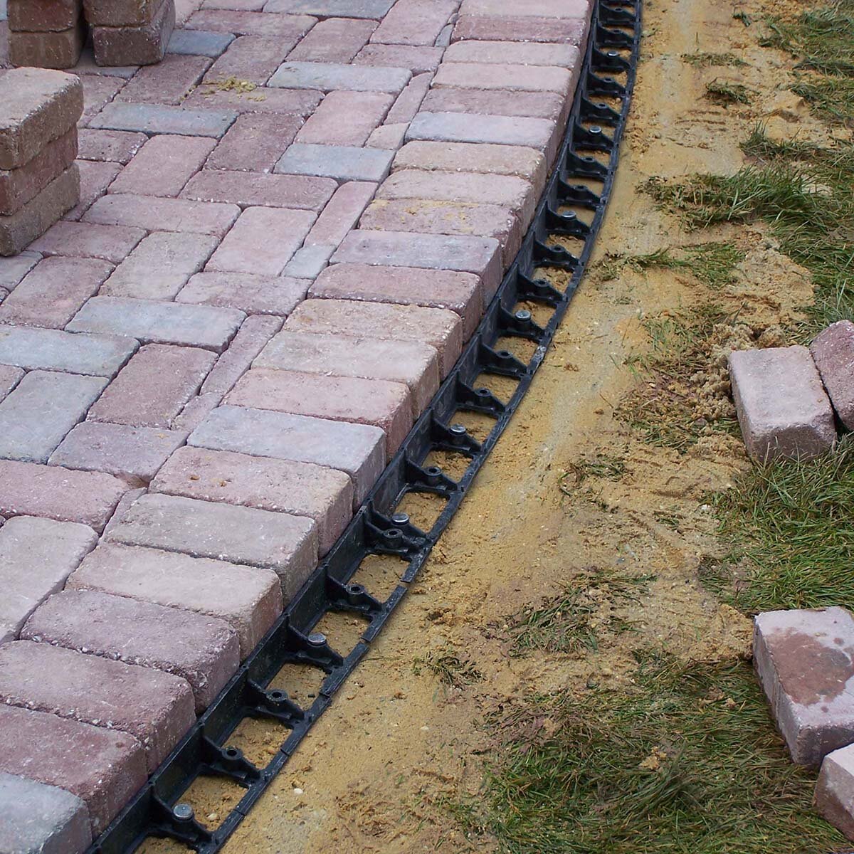 SEK Surebond Snap Edge Low Profile Edge Restraint 80 in. (Sold per pc ...