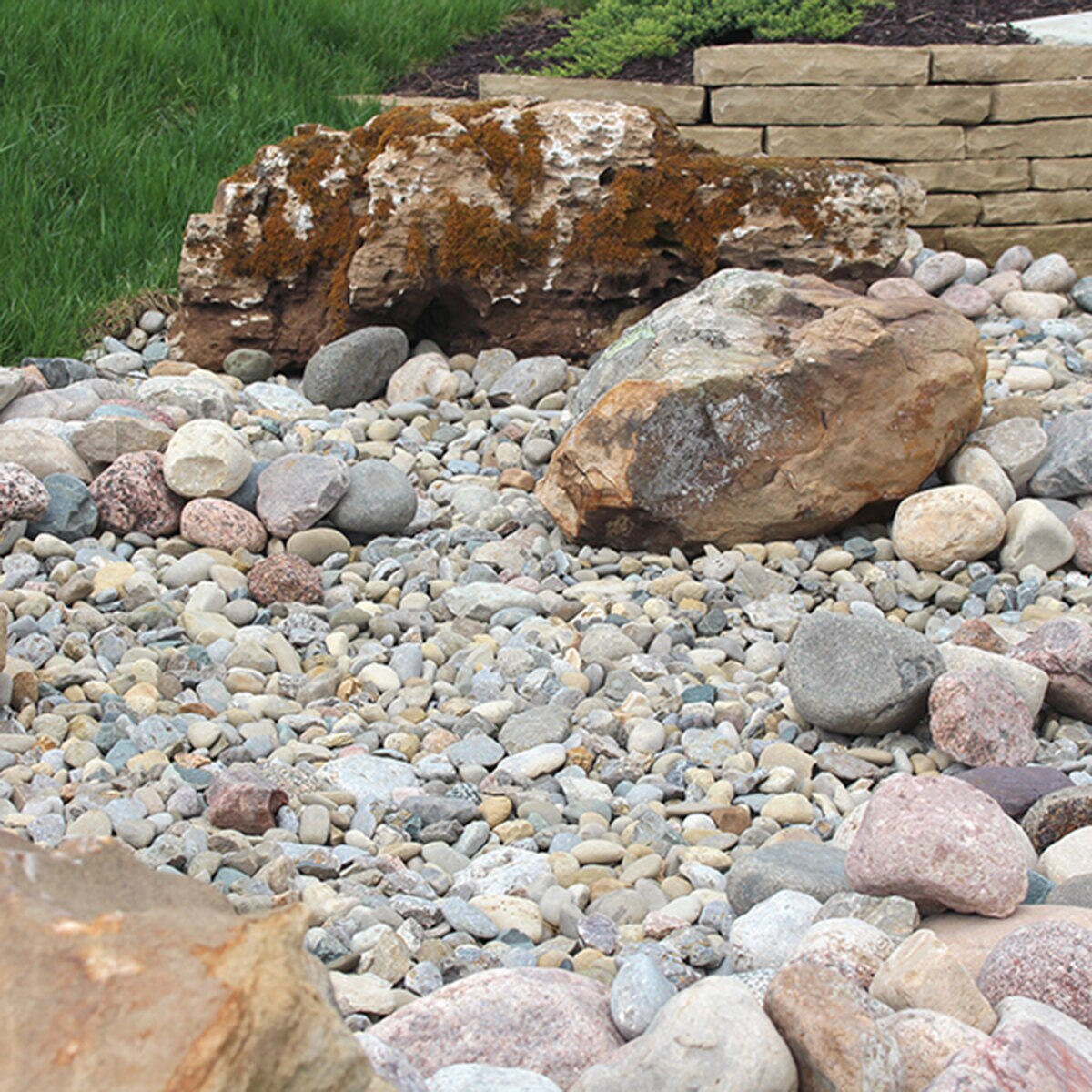 Bulk Iowa Rainbow Rock 1 1/2 in | SiteOne US