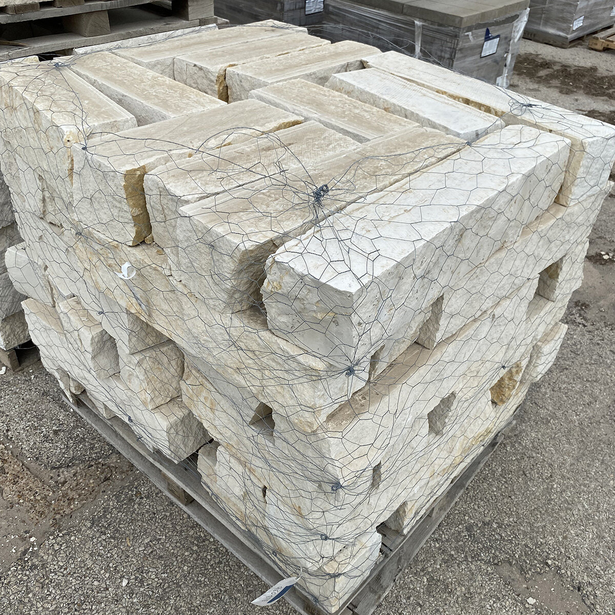 Drywall White Limestone (6 in. Chopped) Sawn 6 in. Thick | SiteOne US