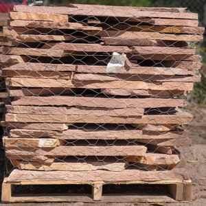 Flagstone Lyons Red Patio/Steppers 1 1/4- 1 3/4 in.