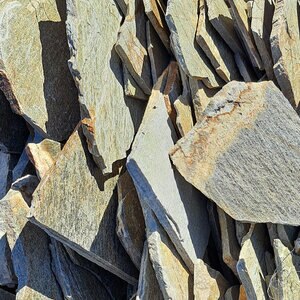 Flagstone Idaho Birch Creek Charcoal Quartzite Thin Select 3/4 - 1 1/4 in.