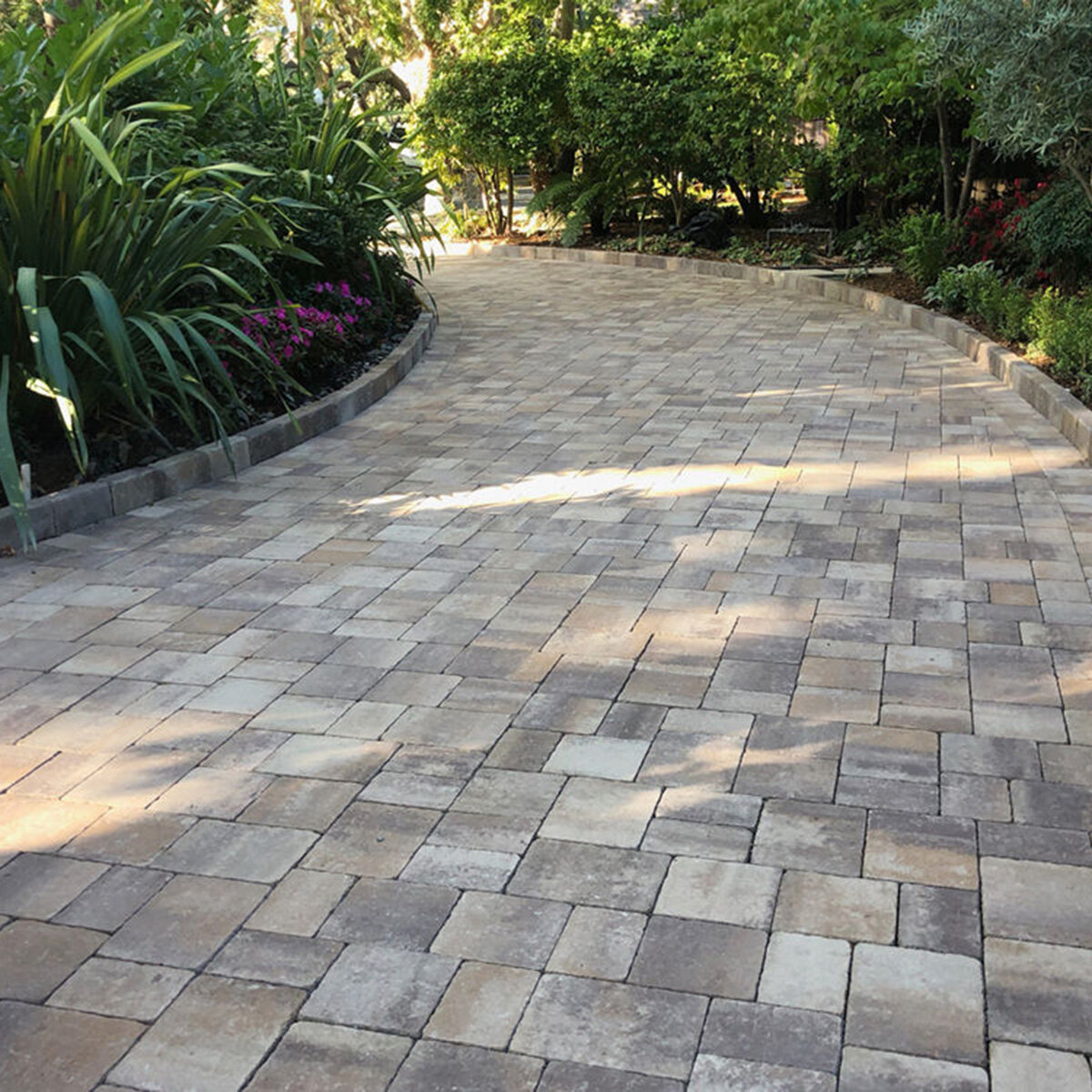 Belgard Antique Flat Top Paver 16 in. x 16 in. Cream Ta SiteOne