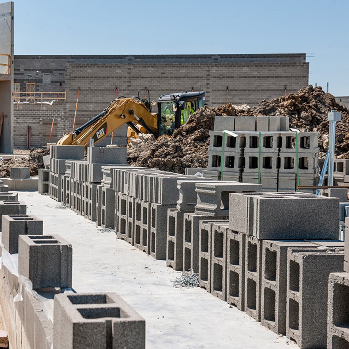 Block Lightweight Solid 4 in. x 8 in. x 16 in. (80 pc./pallet) | SiteOne US