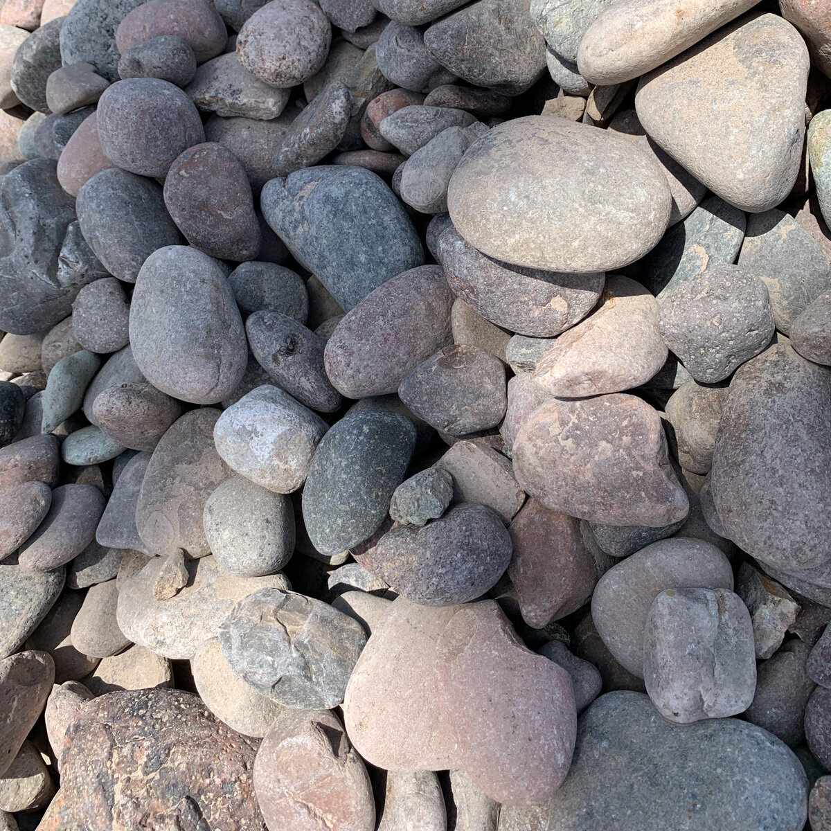 Bulk River Rock Arizona 1 1/2 - 3 in. | SiteOne US