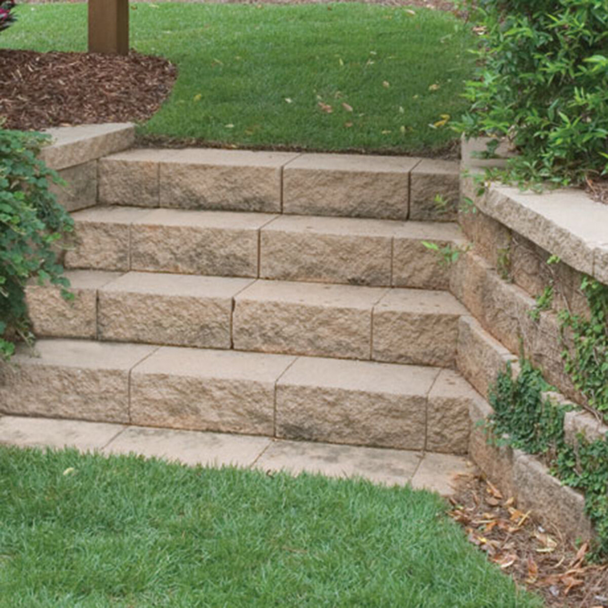 Keystone Regal 4 Wall Cap Red River Blend | SiteOne US