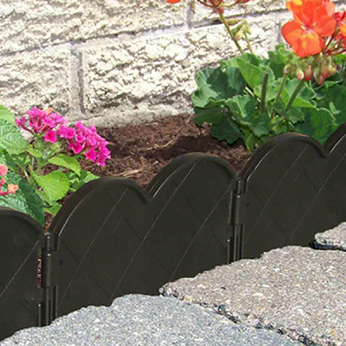 Valley View Pound-In Interlocking Landscape Edging Lattice Black 10 ft ...