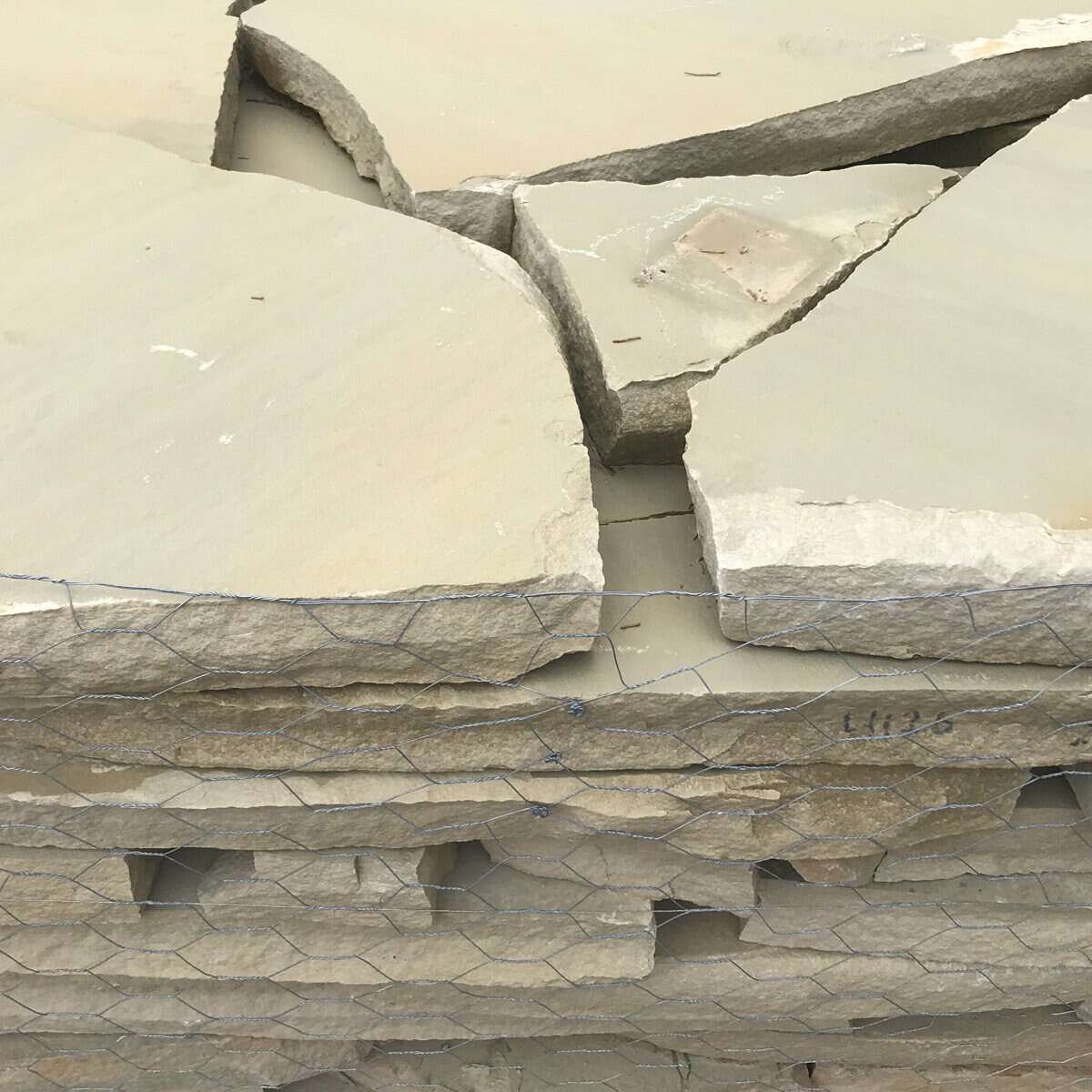 Flagstone Tennessee Monterey Buff Thick | SiteOne US