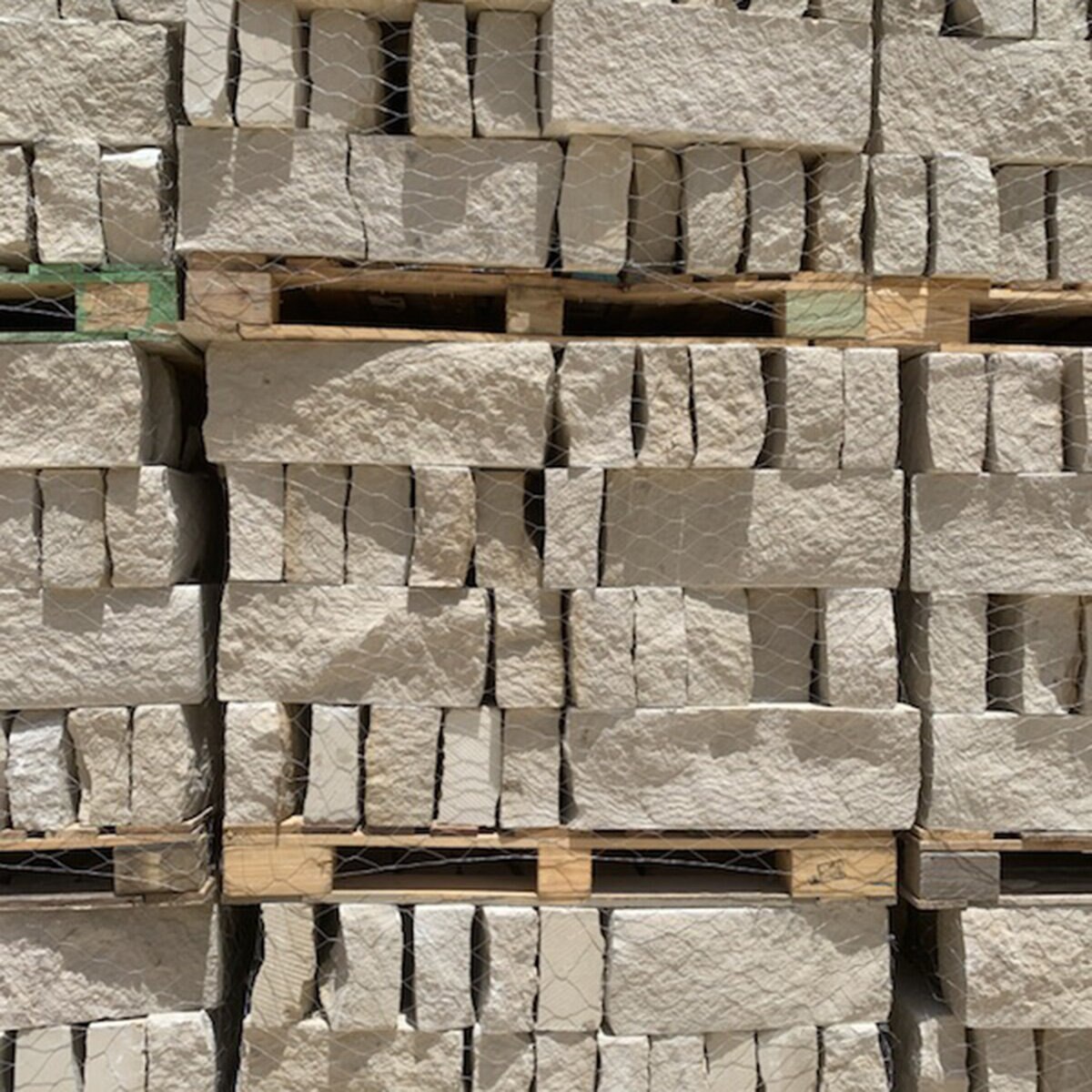 Building Stone Lueders Gray (4 in. Chopped) Sawn 8 in. Thick | SiteOne US