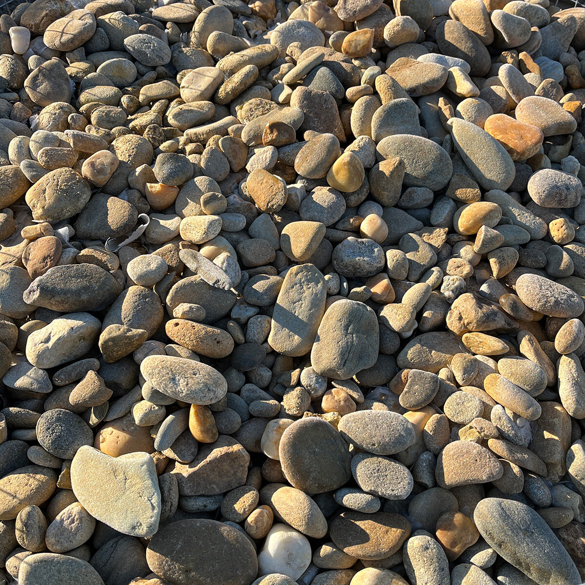 Palletized River Rock Tennessee Rounds Small 3/4 - 1-1/2 in | SiteOne US