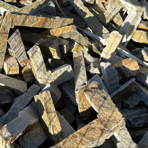 Sawn Thin Veneer Honey Contemporary Ledgestone Corners (100 ln. ft./pallet)