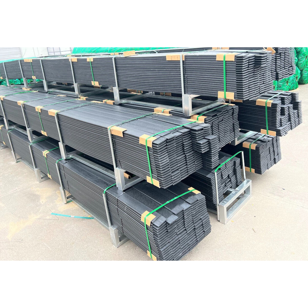 CDOW Bend-It-Board Black 1 in. x 4 in. x 20 ft | SiteOne US