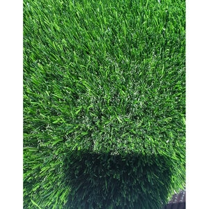 GardenMark Kentucky Synthetic Turf 73 oz. Face Weight 1.77 in. Gield Green/Olive Green Blades Army Green Thatching