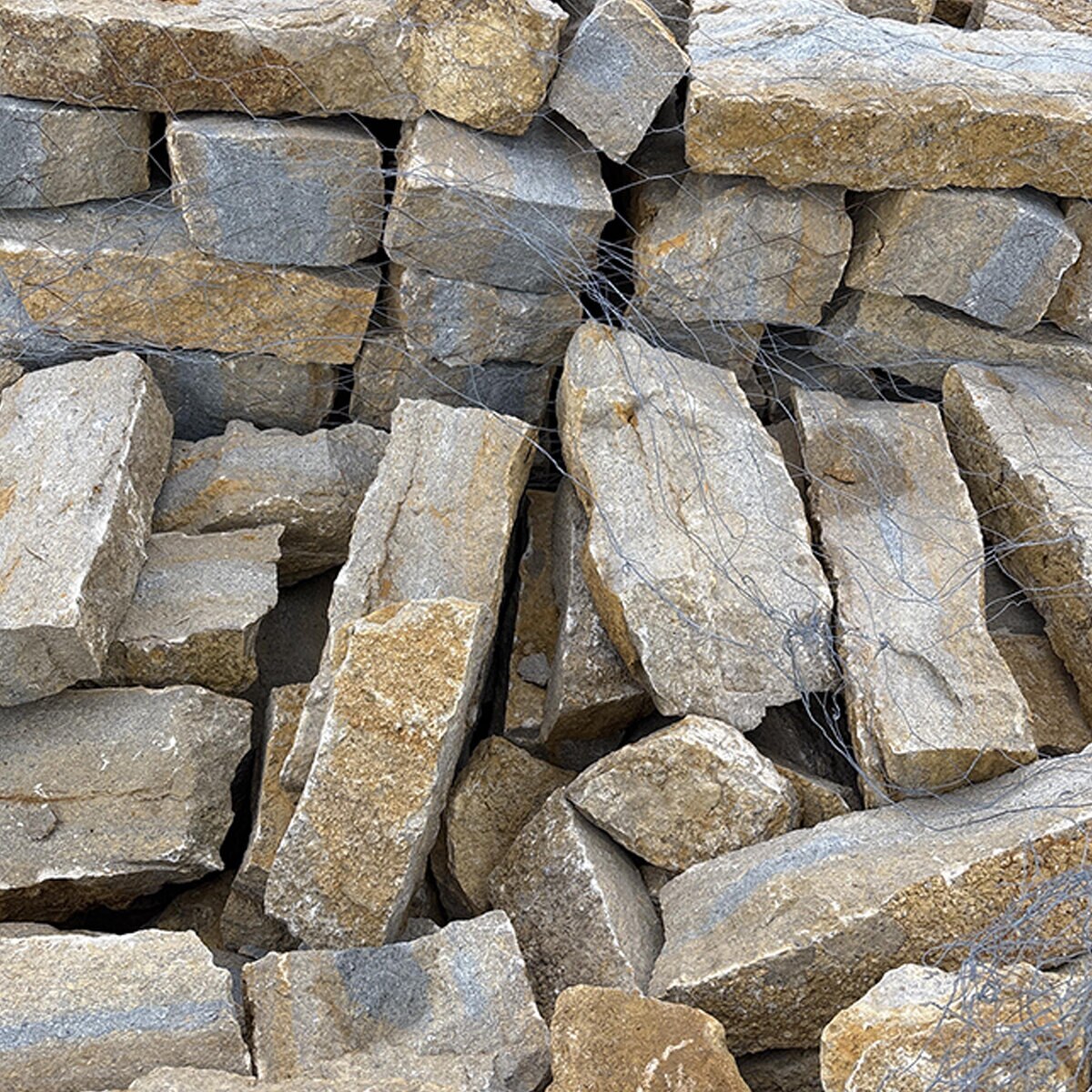 Building Stone Palomino Limestone Random Height 2 - 6 in | SiteOne US