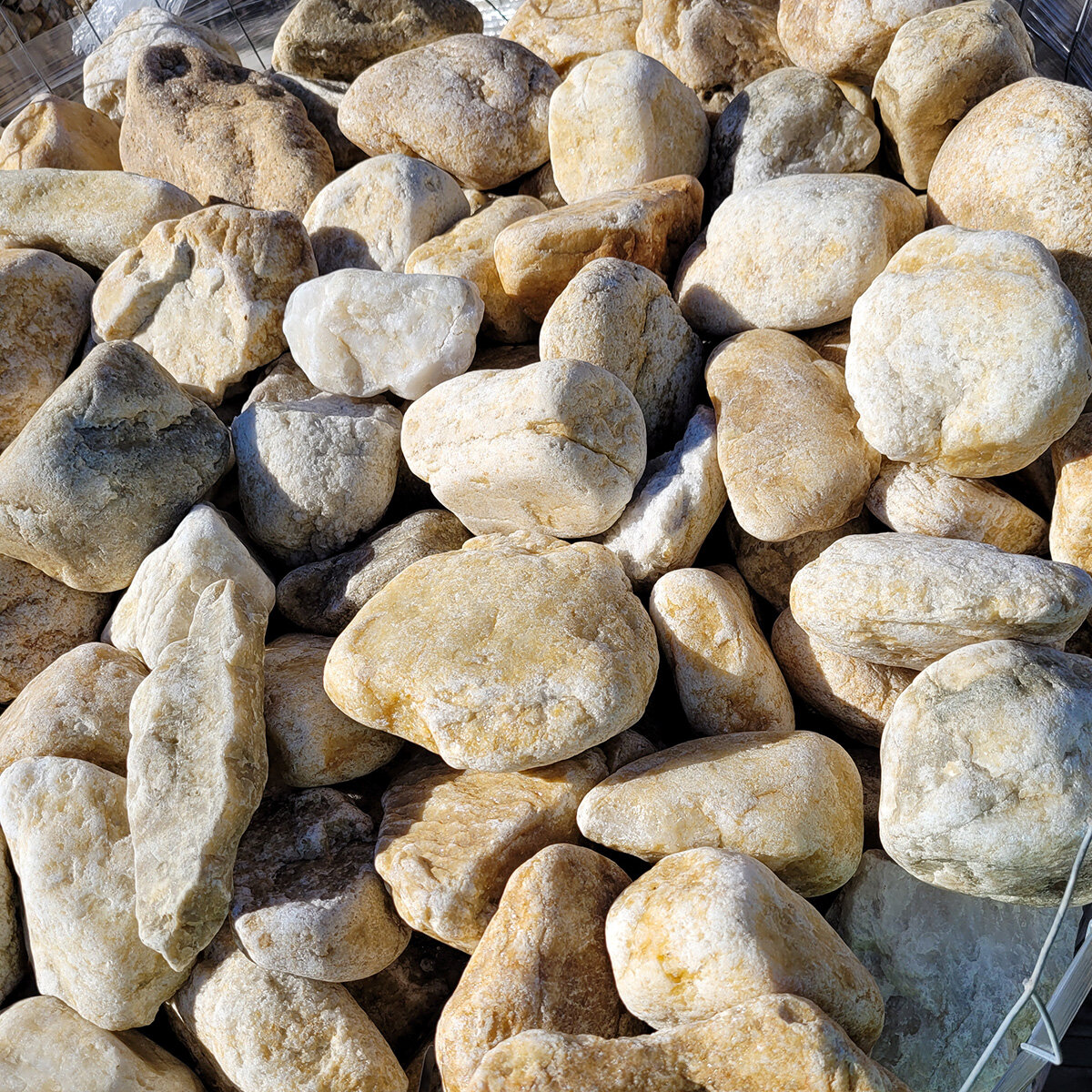 Palletized River Rock Broad River 4 - 7 in | SiteOne US