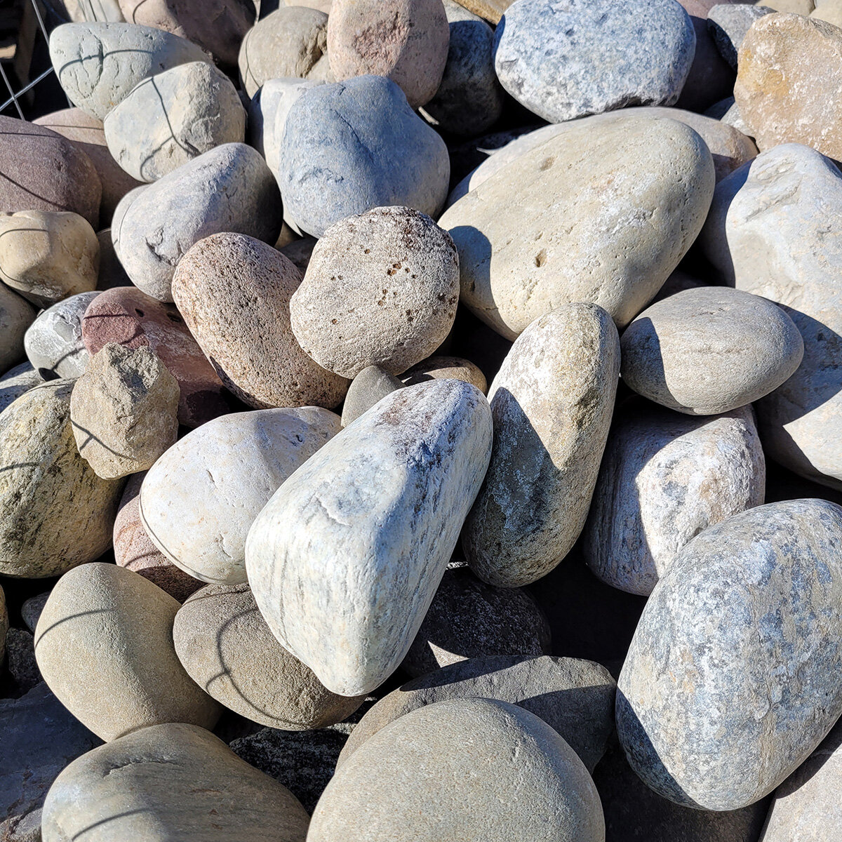 Palletized River Rock Pennsylvania Blend 3 - 5 in | SiteOne US