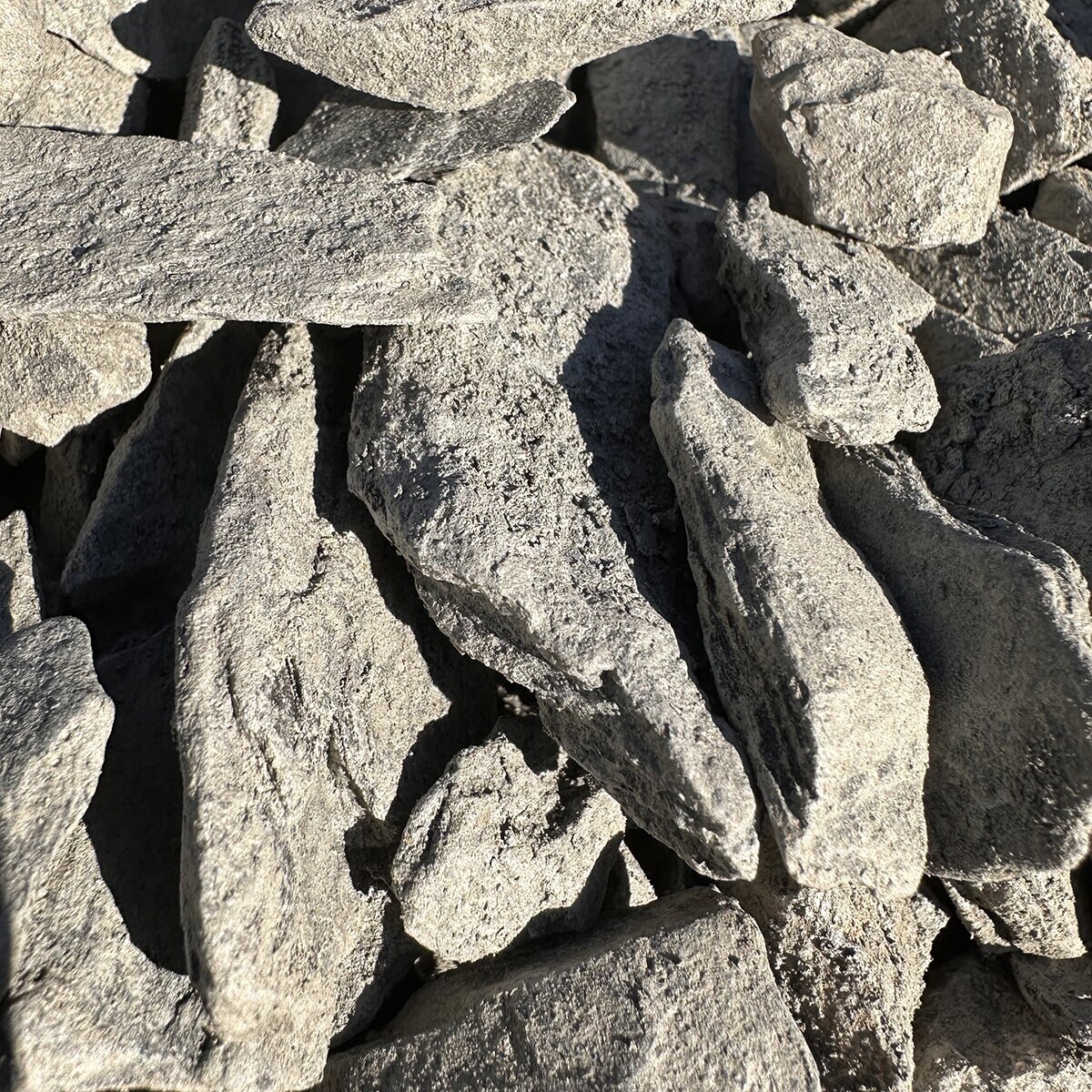 Flagstone Virginia Black Slate Pathway 3/4 - 1 in | SiteOne US