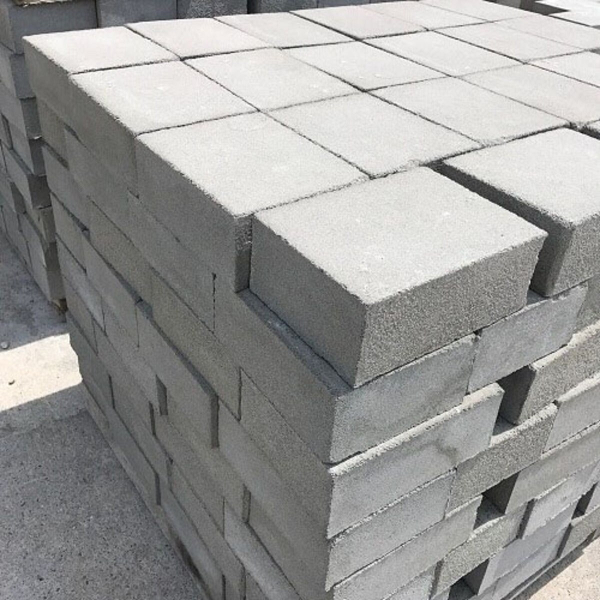 NuCast Rockface Textured Riser 2 Step Set 7 in. Rise | SiteOne US