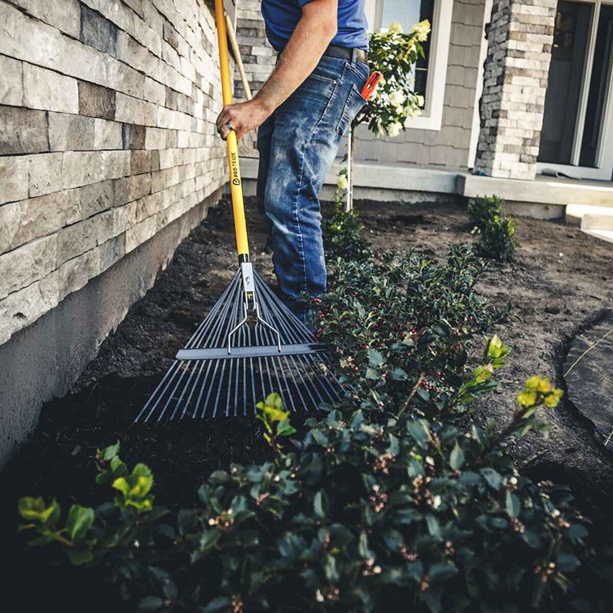 Pro-Trade Leaf Rake 24 Tine 51 in. Fiberglass Handle | SiteOne US