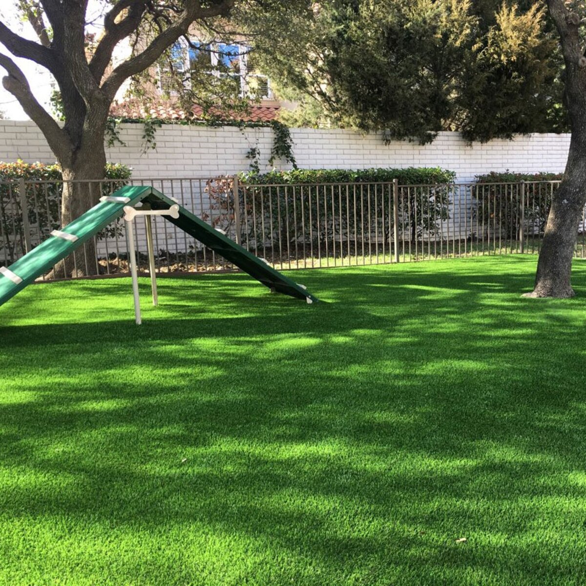 Pro-Trade Pet Supreme Synthetic Turf 50 oz. Face Weight/74 oz. Total ...