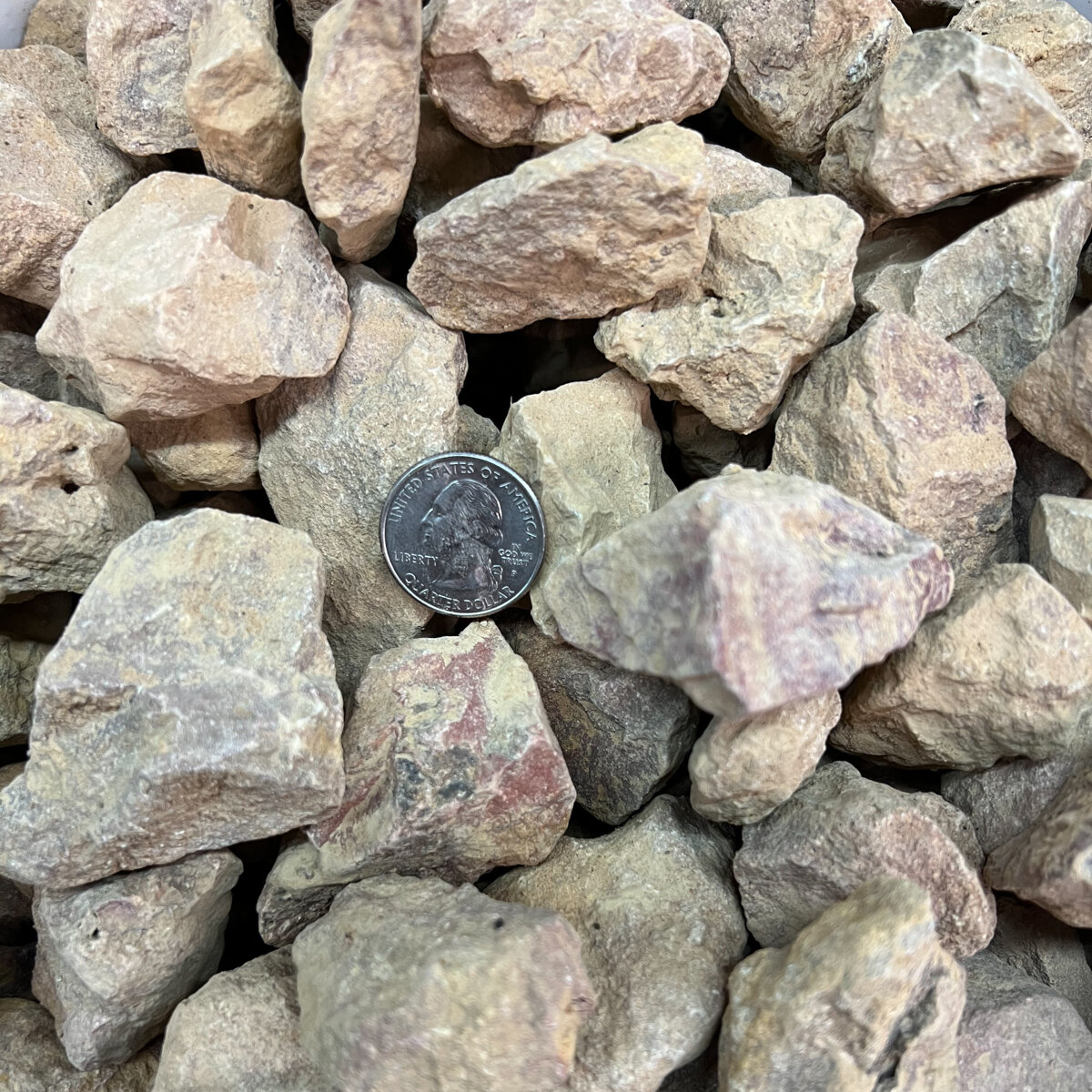 Bulk Red Limestone 1 1/2 in | SiteOne US