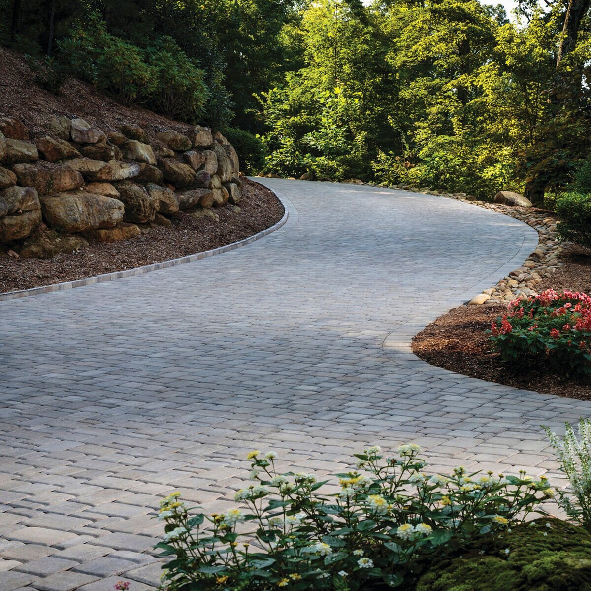 Belgard Cambridge Cobble Paver 2 pc. Cobble Blend 60 mm SiteOne