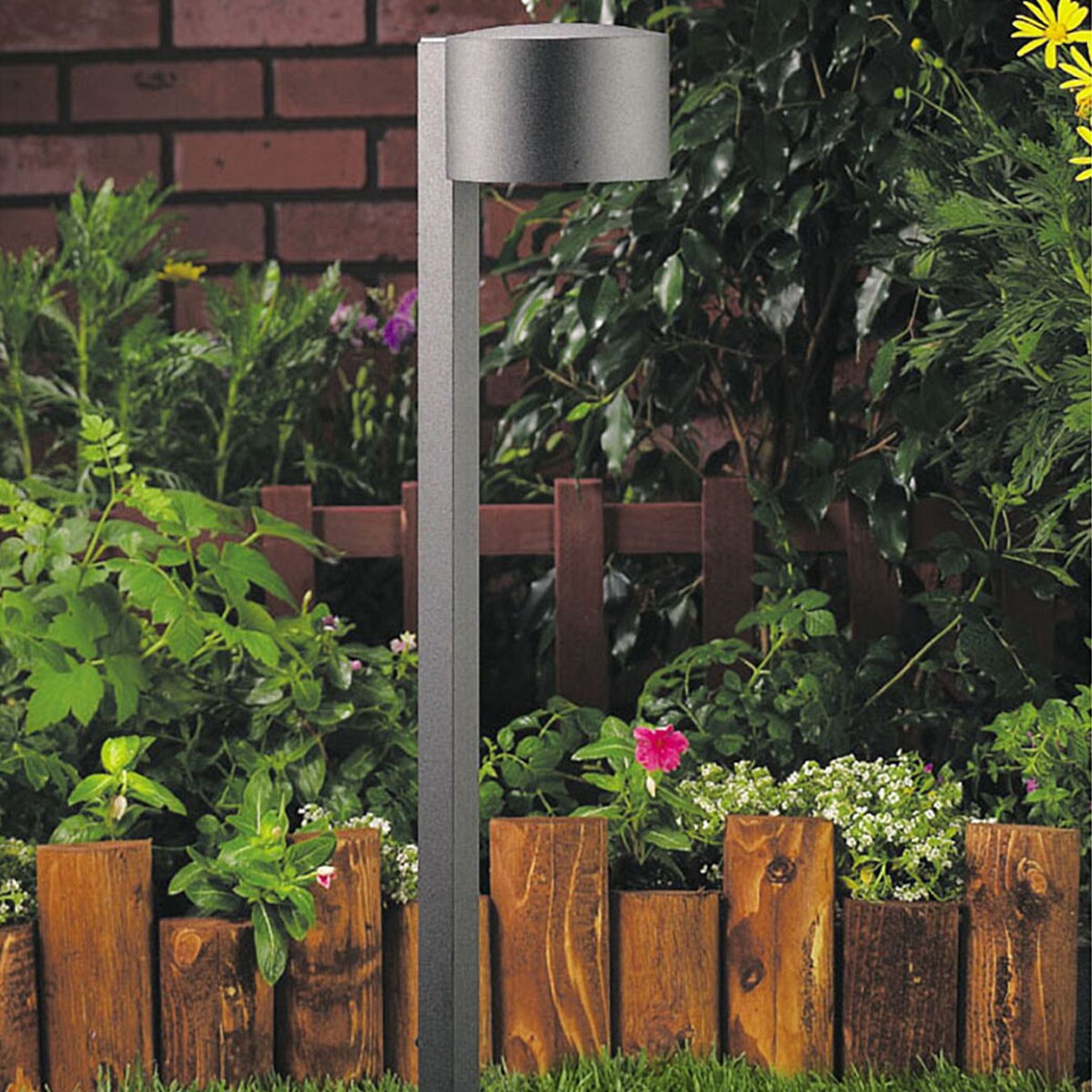 Vista PR5202 Path Light Aluminum Black Finish 5W 3000K SiteOne