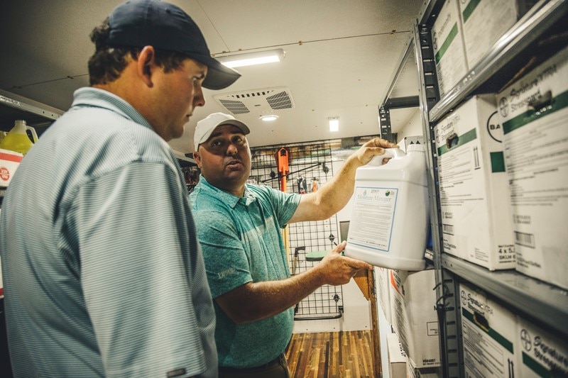 Superando los desafíos del césped en verano con las soluciones LESCO